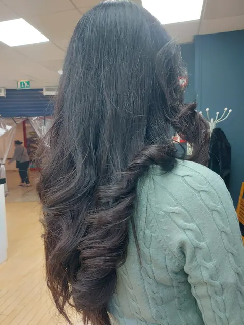 Voluminous dark glossy waves — occasion styling by MARSELINE